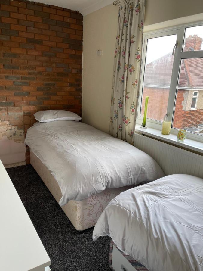 Spacious, Sleeps 17, 3 Bathrooms, Parking, Мансфилд Екстериор снимка