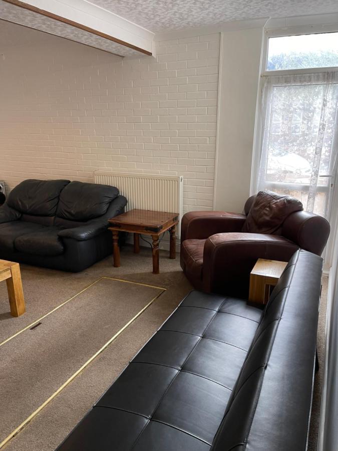 Spacious, Sleeps 17, 3 Bathrooms, Parking, Мансфилд Екстериор снимка
