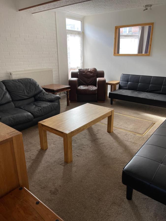 Spacious, Sleeps 17, 3 Bathrooms, Parking, Мансфилд Екстериор снимка