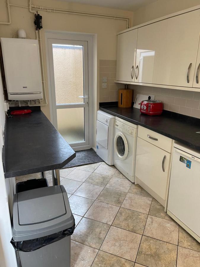 Spacious, Sleeps 17, 3 Bathrooms, Parking, Мансфилд Екстериор снимка