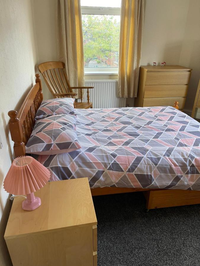 Spacious, Sleeps 17, 3 Bathrooms, Parking, Мансфилд Екстериор снимка
