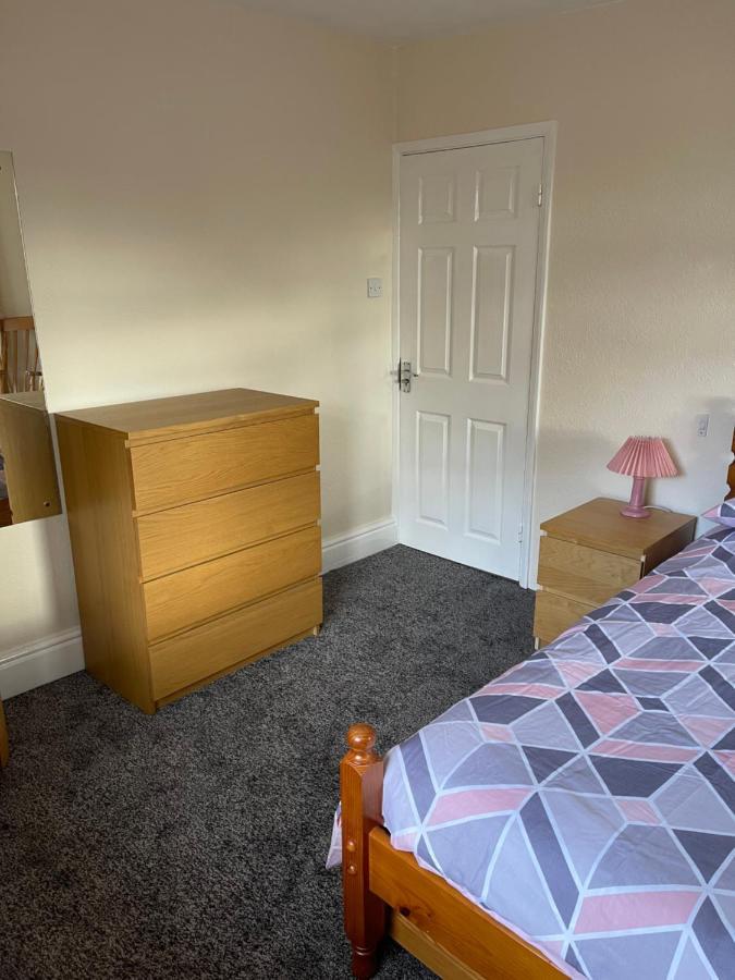 Spacious, Sleeps 17, 3 Bathrooms, Parking, Мансфилд Екстериор снимка