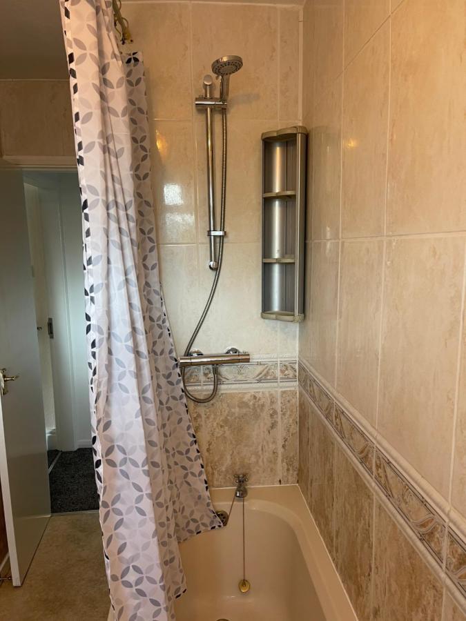 Spacious, Sleeps 17, 3 Bathrooms, Parking, Мансфилд Екстериор снимка