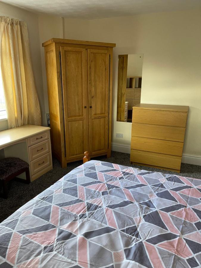 Spacious, Sleeps 17, 3 Bathrooms, Parking, Мансфилд Екстериор снимка