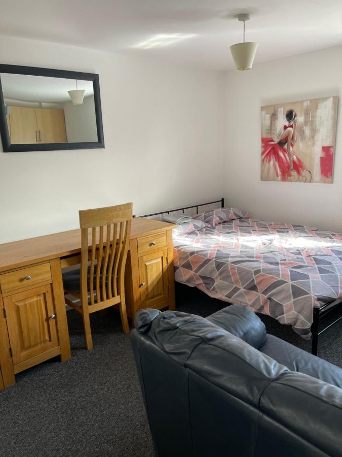 Spacious, Sleeps 17, 3 Bathrooms, Parking, Мансфилд Екстериор снимка