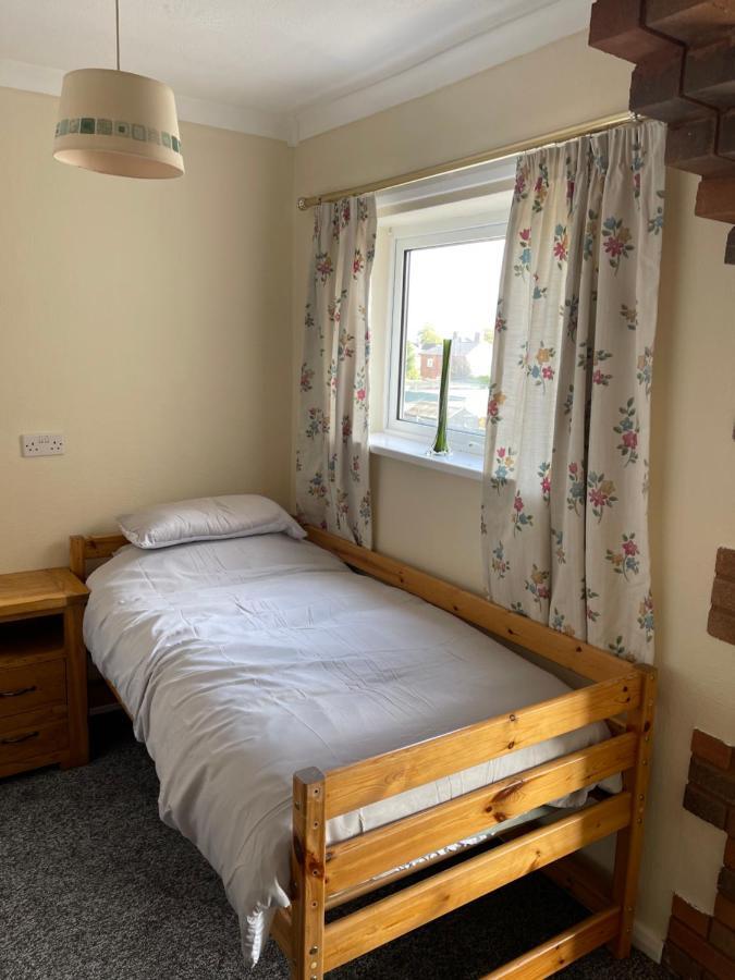 Spacious, Sleeps 17, 3 Bathrooms, Parking, Мансфилд Екстериор снимка